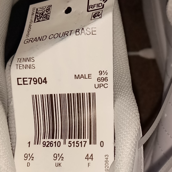 Adidas sneakers size 10 - Picture 3 of 3